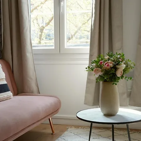 Holidaysinparis - Republique