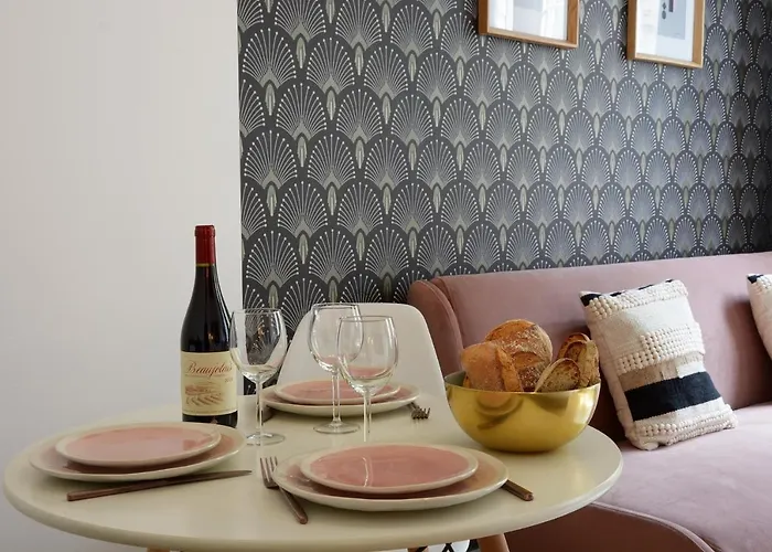 Holidaysinparis - Republique Apartment *